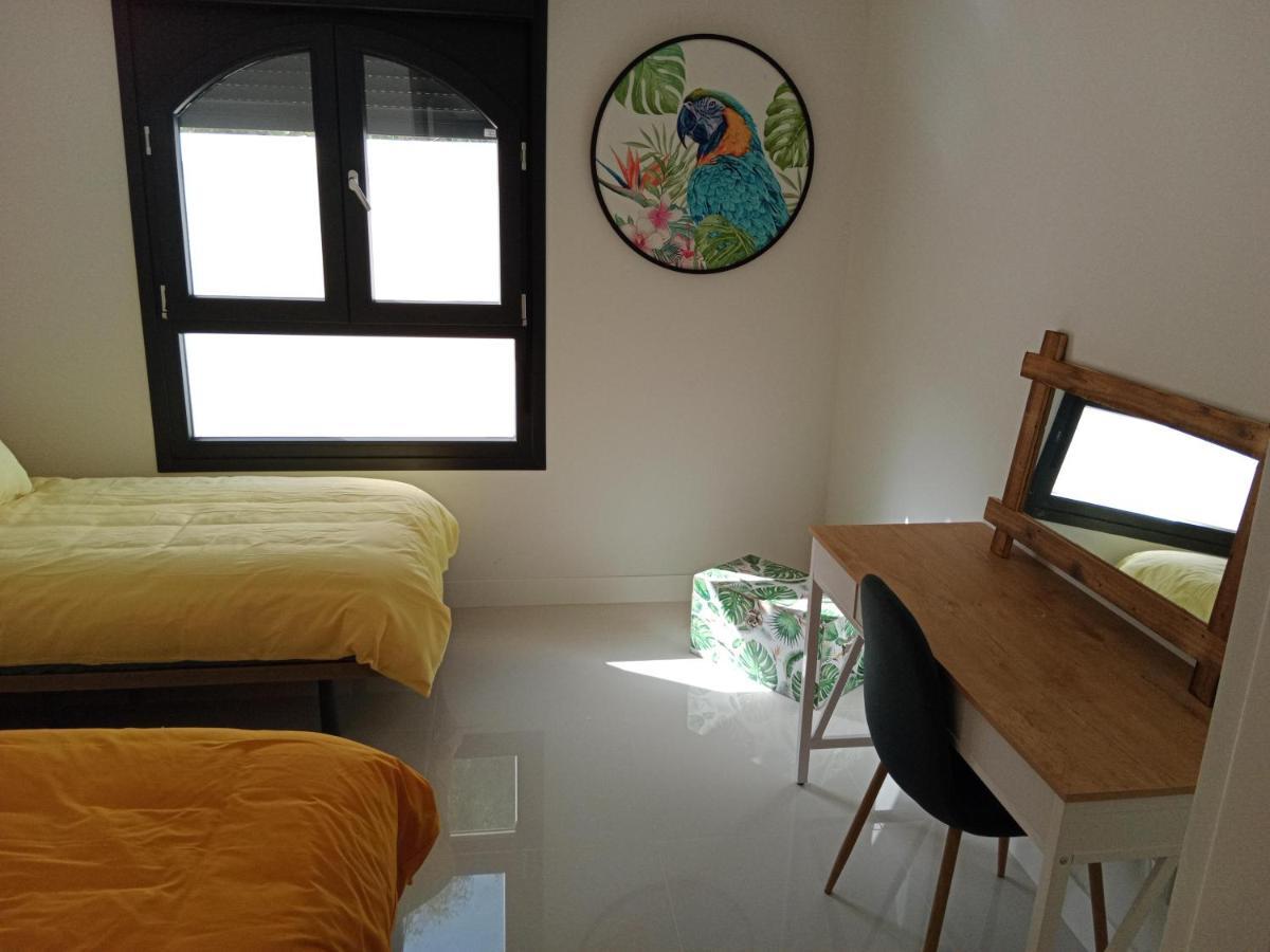 La Paloma Beach Apartment With Pool By Casa Del Sol Hr Manilva Εξωτερικό φωτογραφία