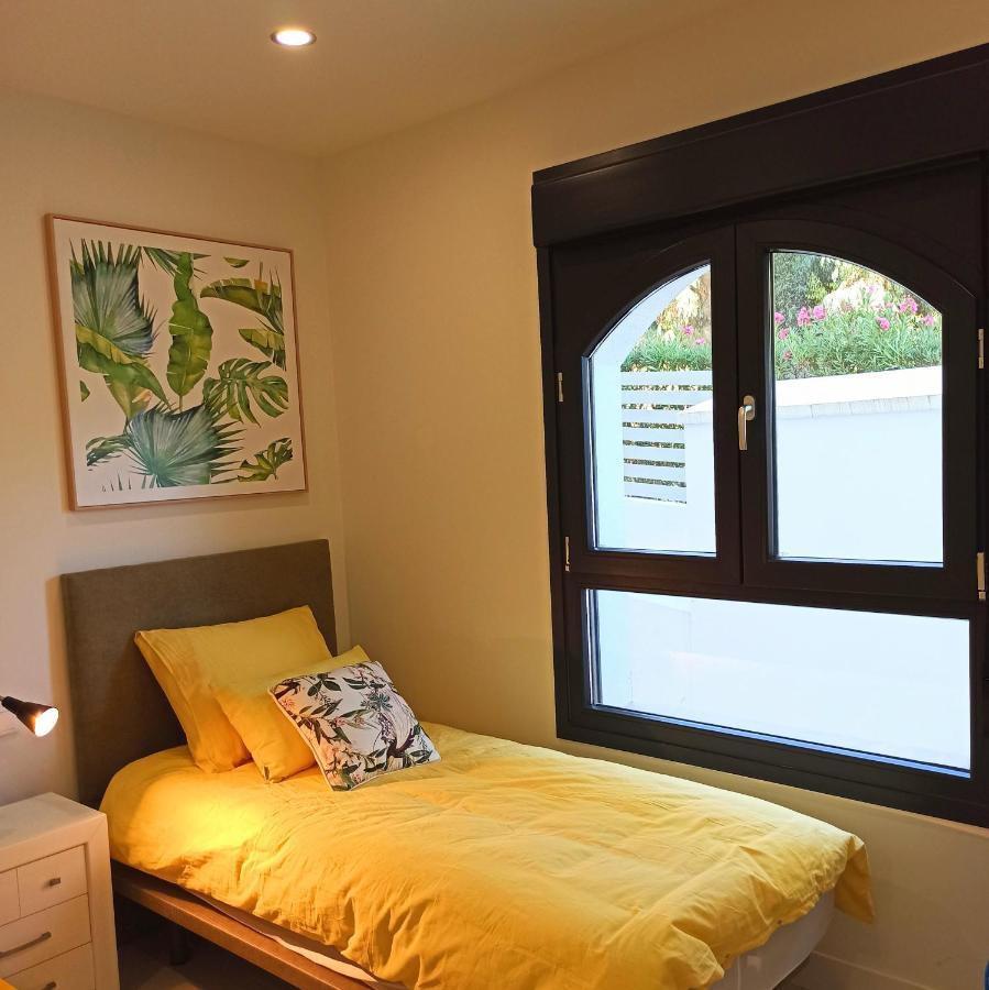 La Paloma Beach Apartment With Pool By Casa Del Sol Hr Manilva Εξωτερικό φωτογραφία