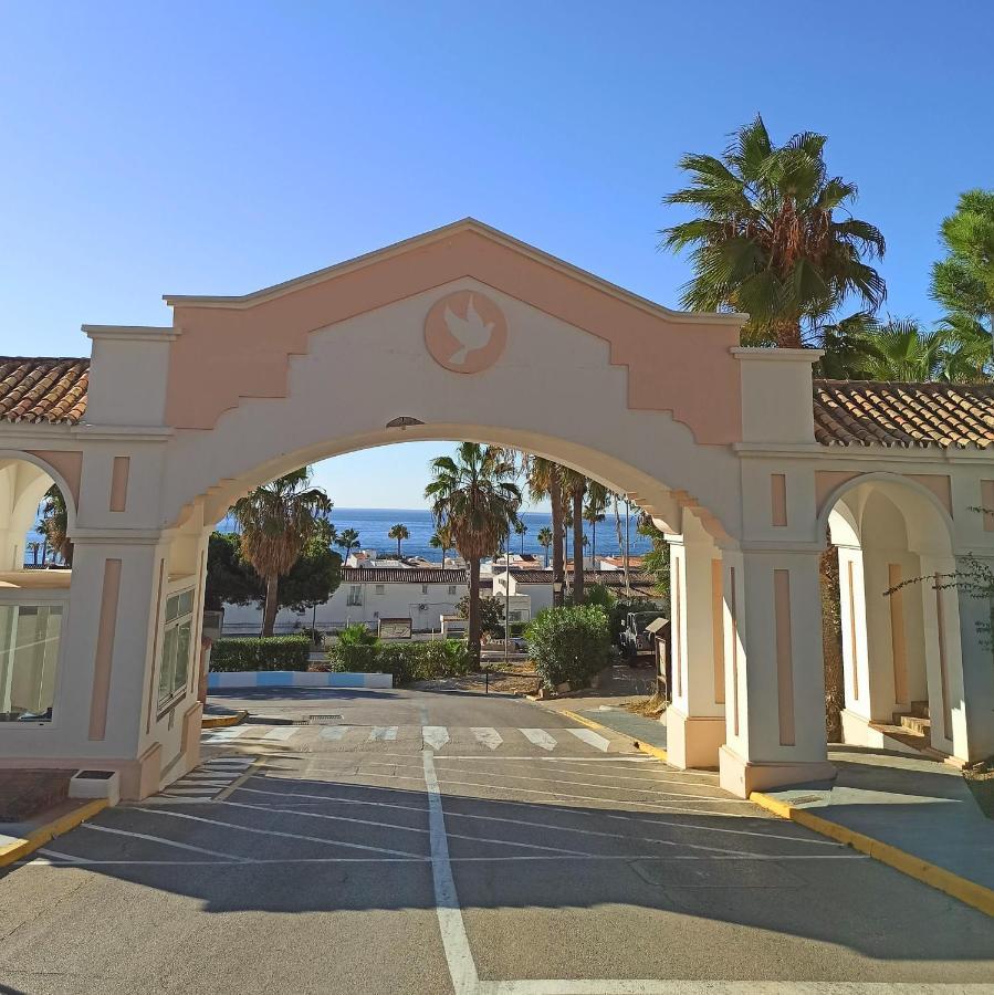 La Paloma Beach Apartment With Pool By Casa Del Sol Hr Manilva Εξωτερικό φωτογραφία
