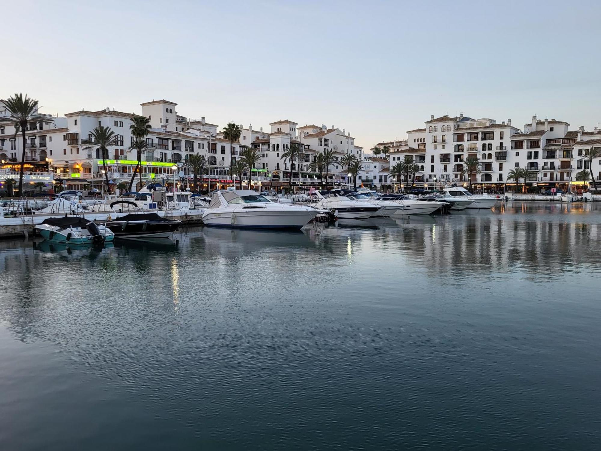La Paloma Beach Apartment With Pool By Casa Del Sol Hr Manilva Εξωτερικό φωτογραφία
